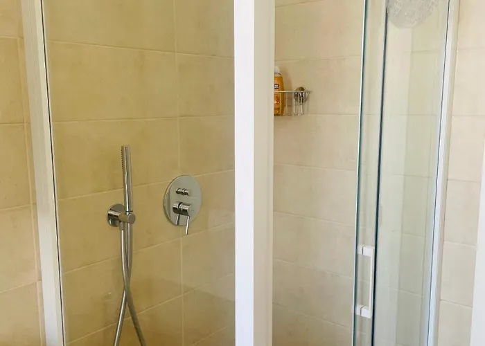 アパート Luxury On The Lake バヴェーノ